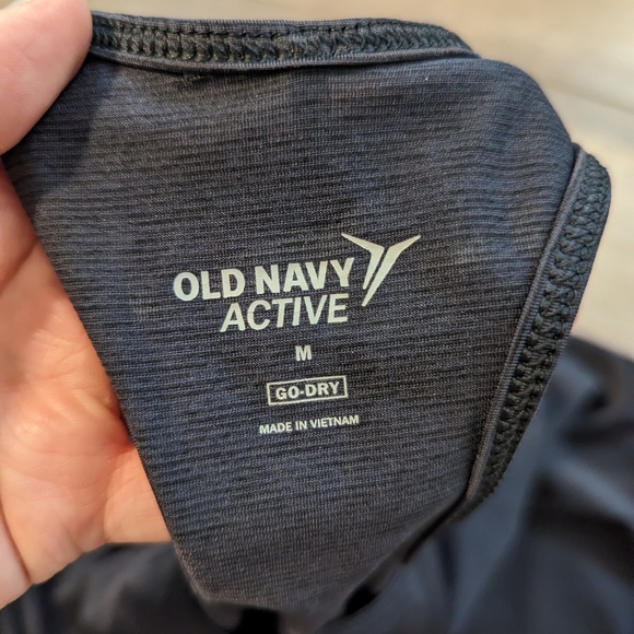 Old navy active maternity tank - Picture 2 of 2